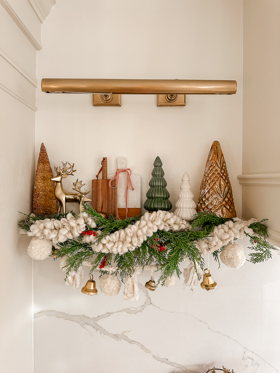 Christmas Kitchen. Traditional Christmas decor idea!