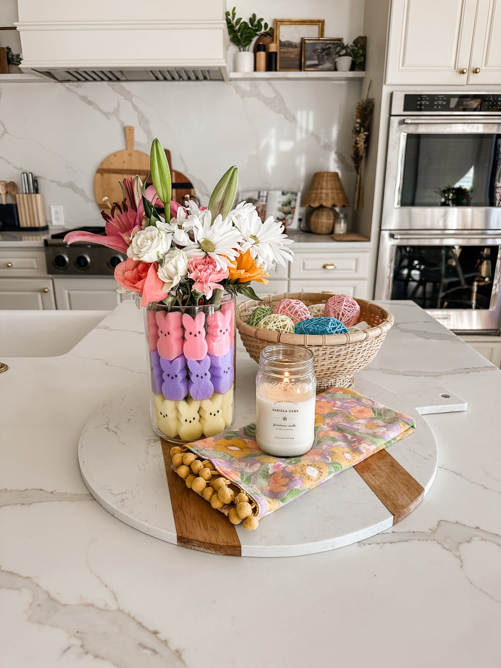 Super Cute Easter Decor Idea. Easter decor idea for table.