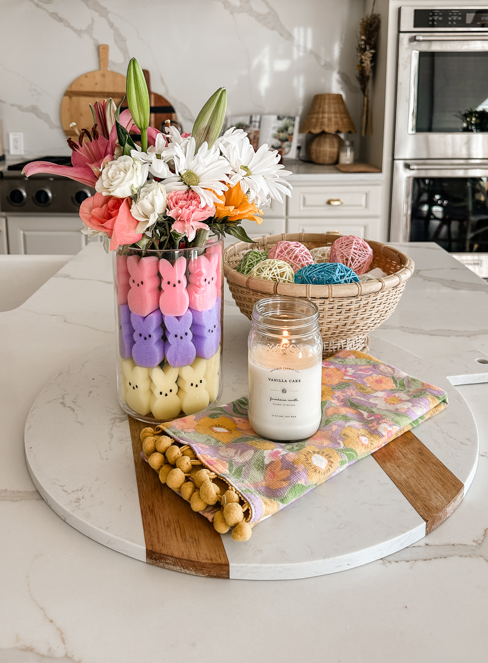 Super Cute Easter Decor Idea. Easter decor idea for table.