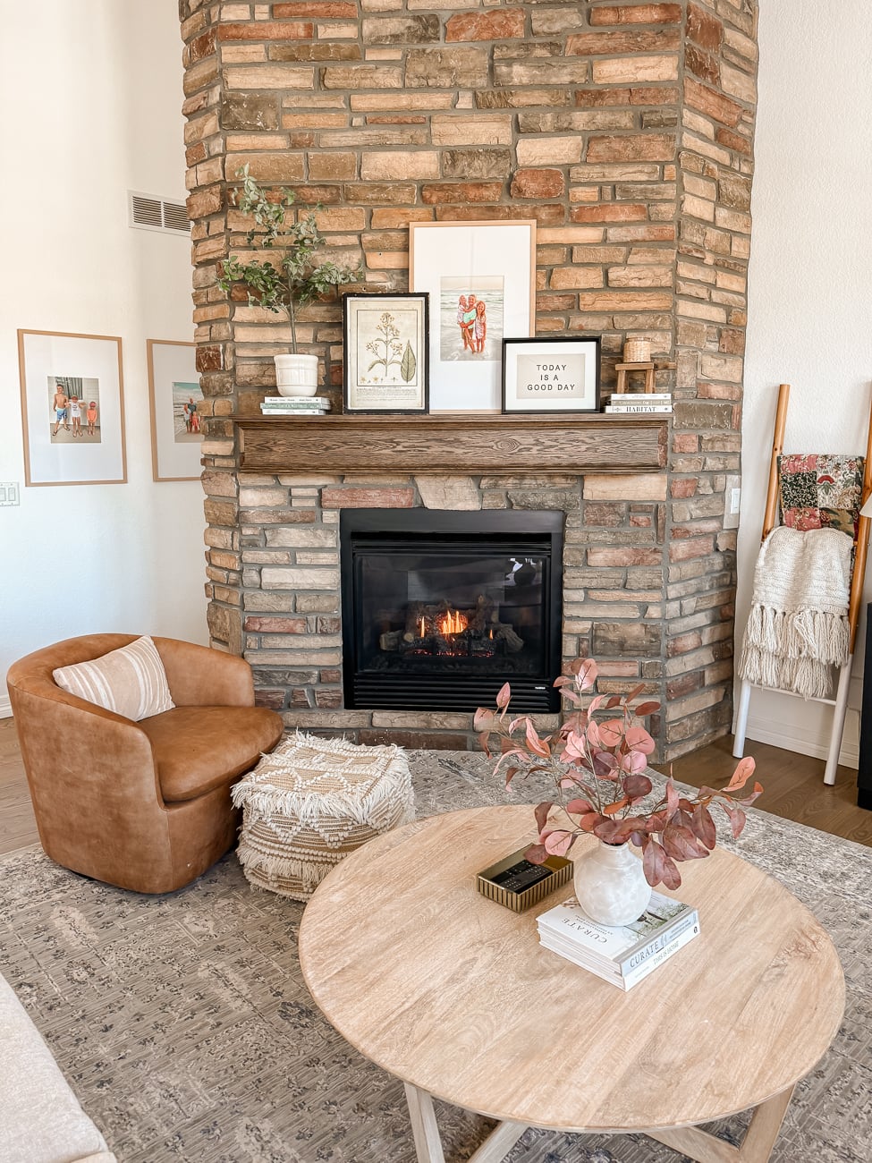 Cozy fall living room. Modern farmhouse living room ideas. 