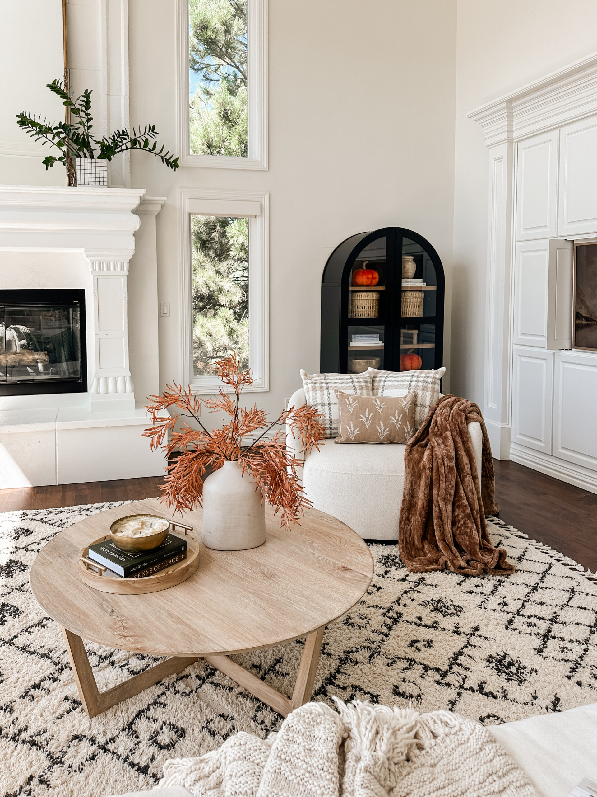 A Little Fall Decor in the Living Room