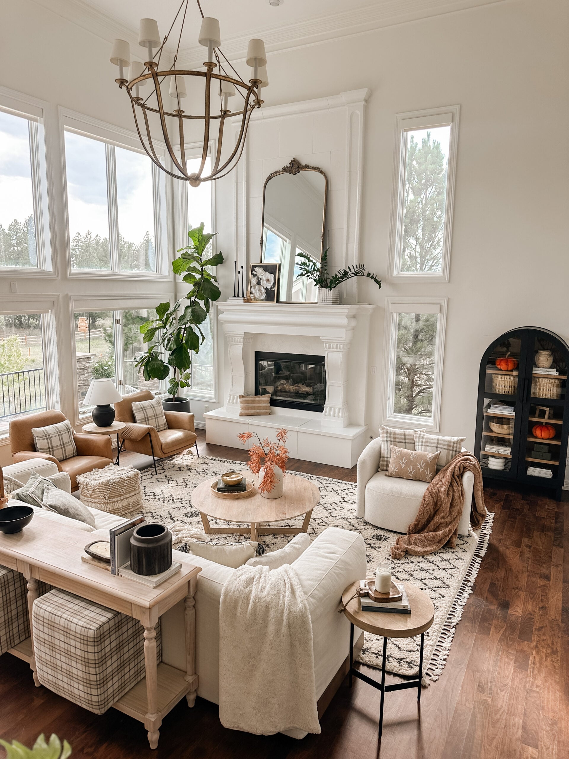 A Little Fall Decor in the Living Room